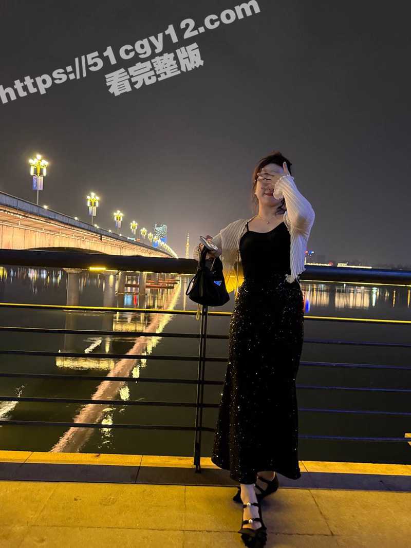 株洲裸贷美少妇 陈佳纯 自慰视频曝光 生过孩子的老逼就是不一样 扣起逼来骚气冲天 隔着屏幕都差点射出来！