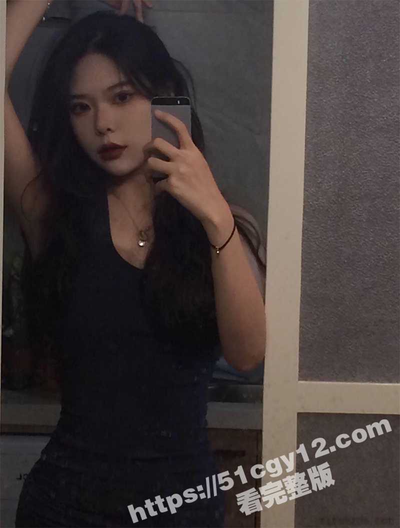 御姐颜值女神 网络招聘模特反被套路 脱光衣服全方位展示身材 还要自慰给面试官看 长的是漂亮就是智商堪忧啊！