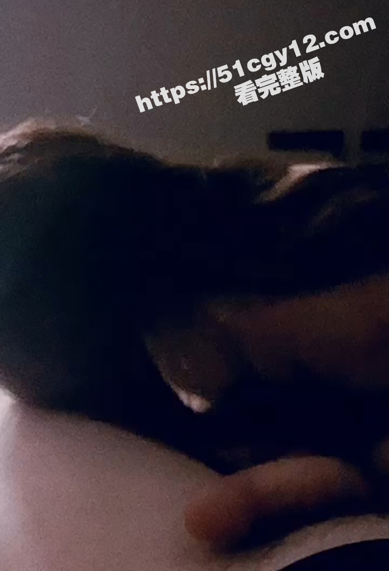 湖北襄阳嫩妹 王馨蕊 约炮调教视频流出 资深小母狗主动吸屌舔脚 撅臀后入哇哇浪叫！