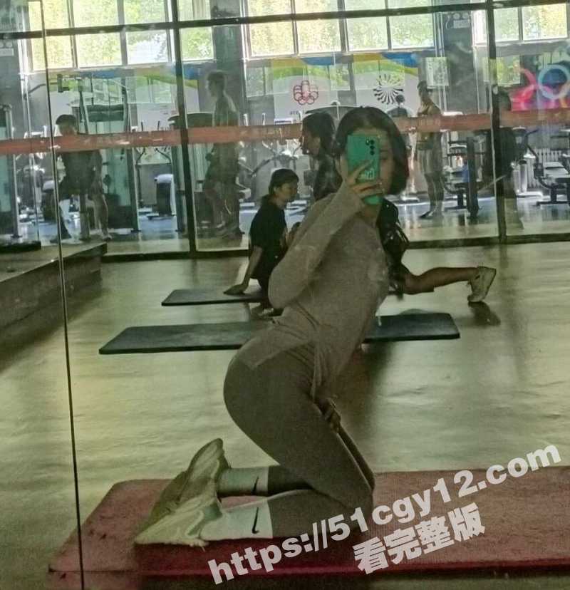 河北反差心机婊 周倩倩 仗着一副清纯脸蛋粉嫩蜜穴 拍各种卖骚自慰视频 勾引网友线下约炮 实则收钱卖淫！