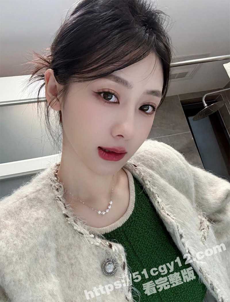 真实厦航空姐门事件！高颜值极品空姐 为取悦金主被各种调教凌辱 彻底沉沦为精盆肉便器！