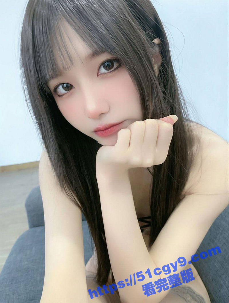 高颜值极品学生妹 白嫩肥臀大长腿性欲极强每天都要私拍自慰 骚逼现在都被抠烂了吧？
