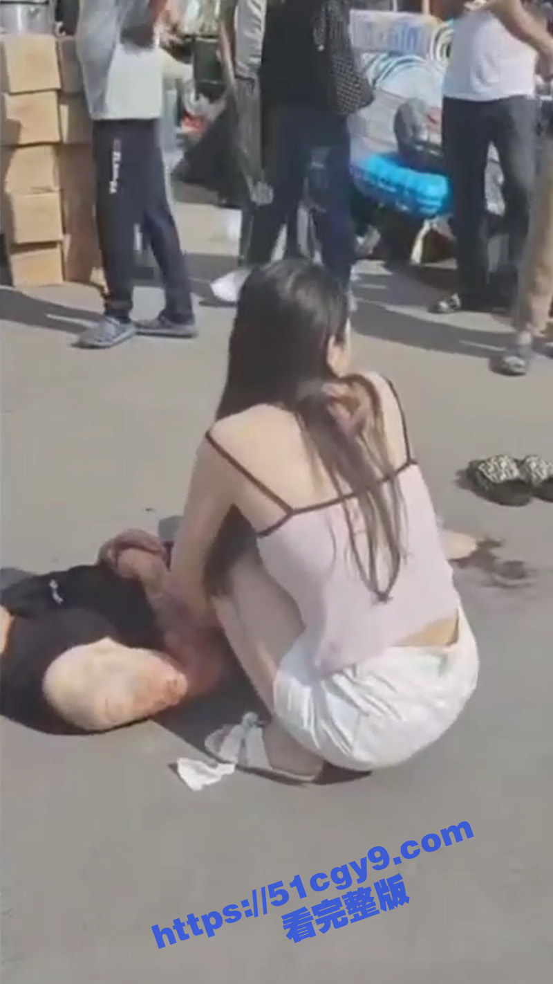 玛莎小伙打架2