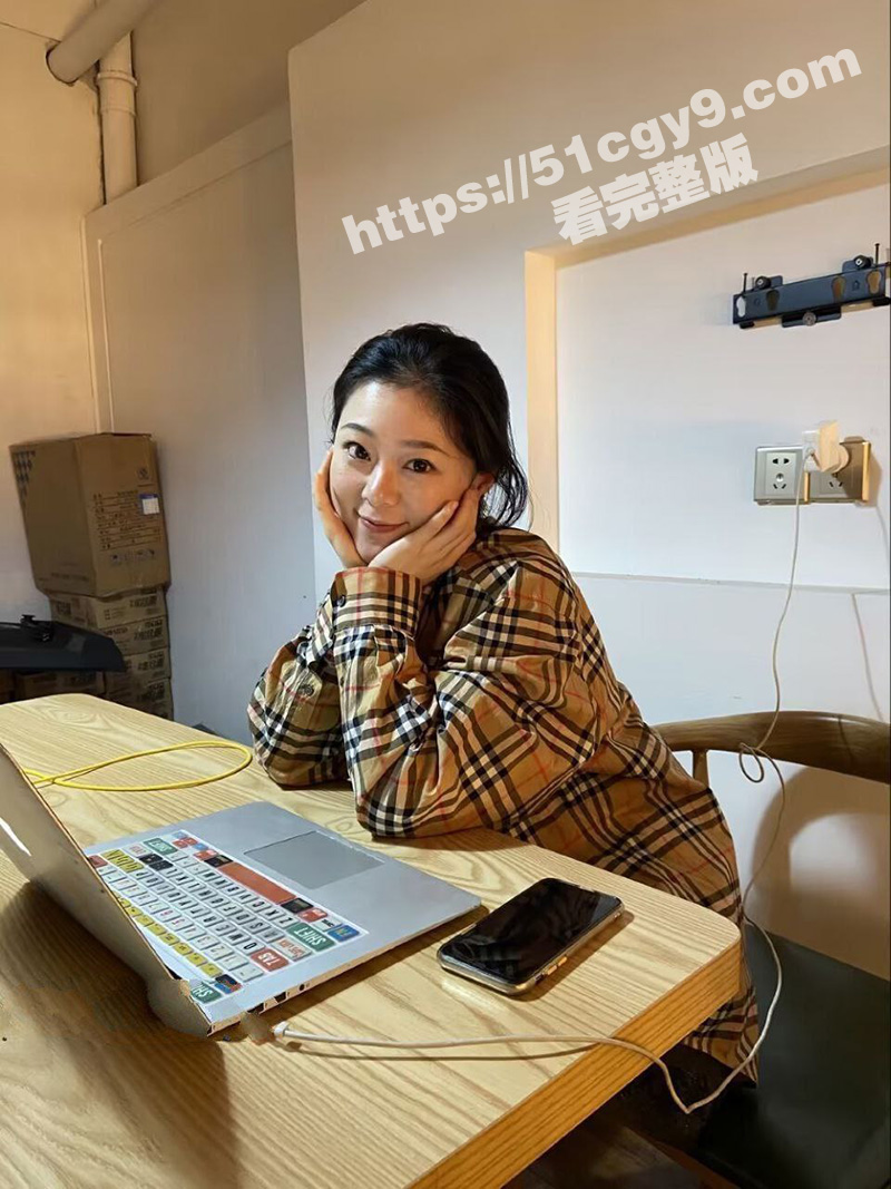 中铁三建领导潜规则女下属被曝光 从暧昧缠绵到深情口交吞精 性感尤物终究是错付了！