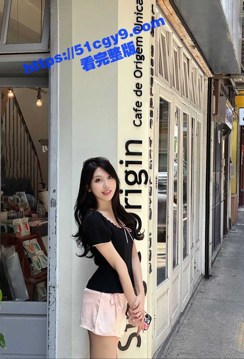厕拍大神 魔手外购 新作流出 前后双视角偷窥各种美女露脸放尿 蜜穴唇瓣超级清晰 完全满足偷窥淫欲！