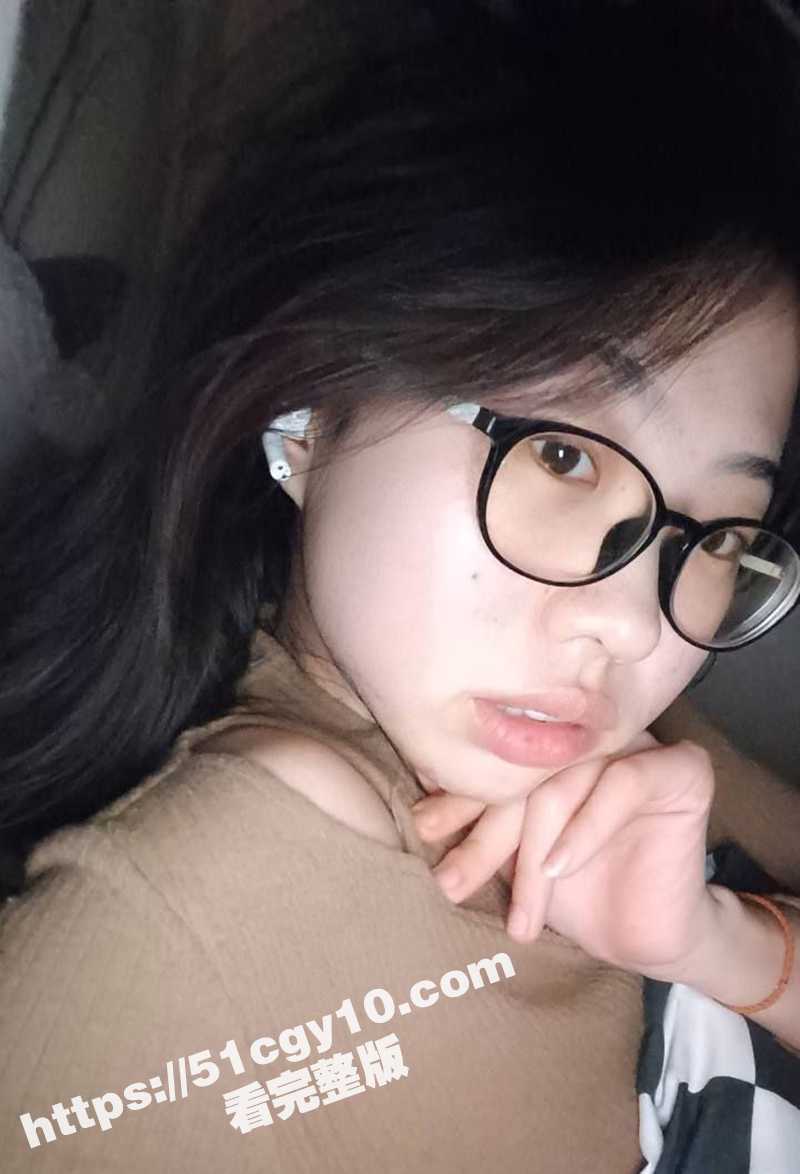 大奶学生妹宿舍自慰视频流出 小骚货颜值漂亮身材超棒 隔着帘子偷用跳蛋淫骚玩穴 ！