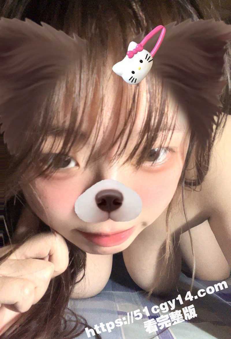 爆乳学生妹 宿舍激情裸聊自慰 敏感小穴被刺激的一直流浆不止 室友都在还敢这么玩 这要没人岂不骚没边了！