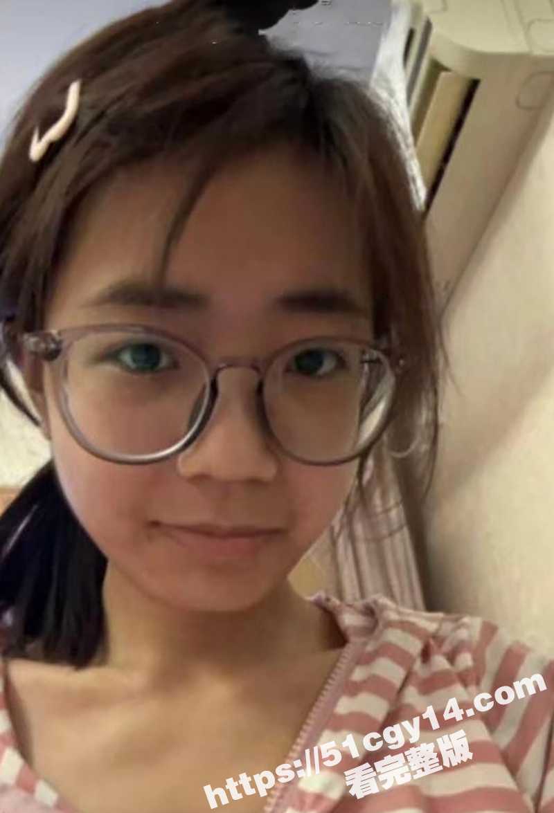 媛崽好困裸聊视频 (4)