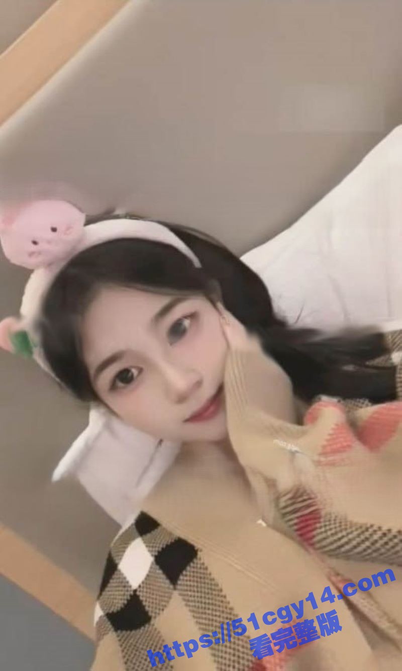 火爆全网的大神 鱼哥 约炮花臂少女 露脸出镜展示稚嫩容颜 被各种姿势爆操打桩骚气十足！