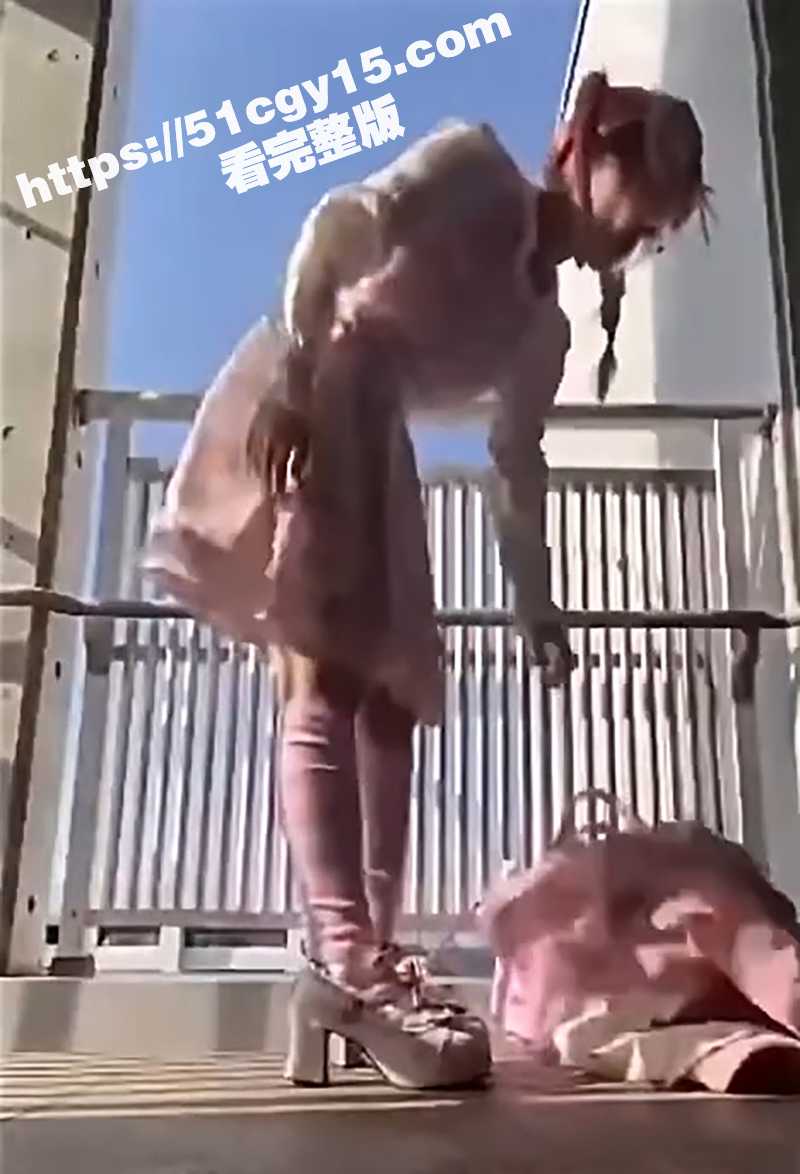 日本少女直播跳楼视频 (3)