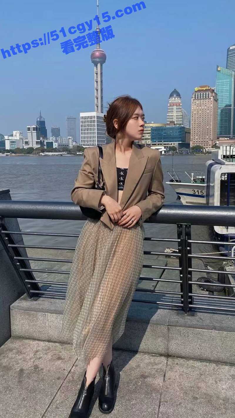 极品反差母狗 薛佳尚 背着绿帽男友与网友激情打桩 丰满翘臀被撞的都变形啦！