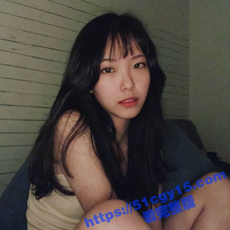 嫩模黄雅琪携手闺蜜大尺度私拍流出！身着性感内衣摆出撩人姿势 曲线毕露画面香艳火辣！