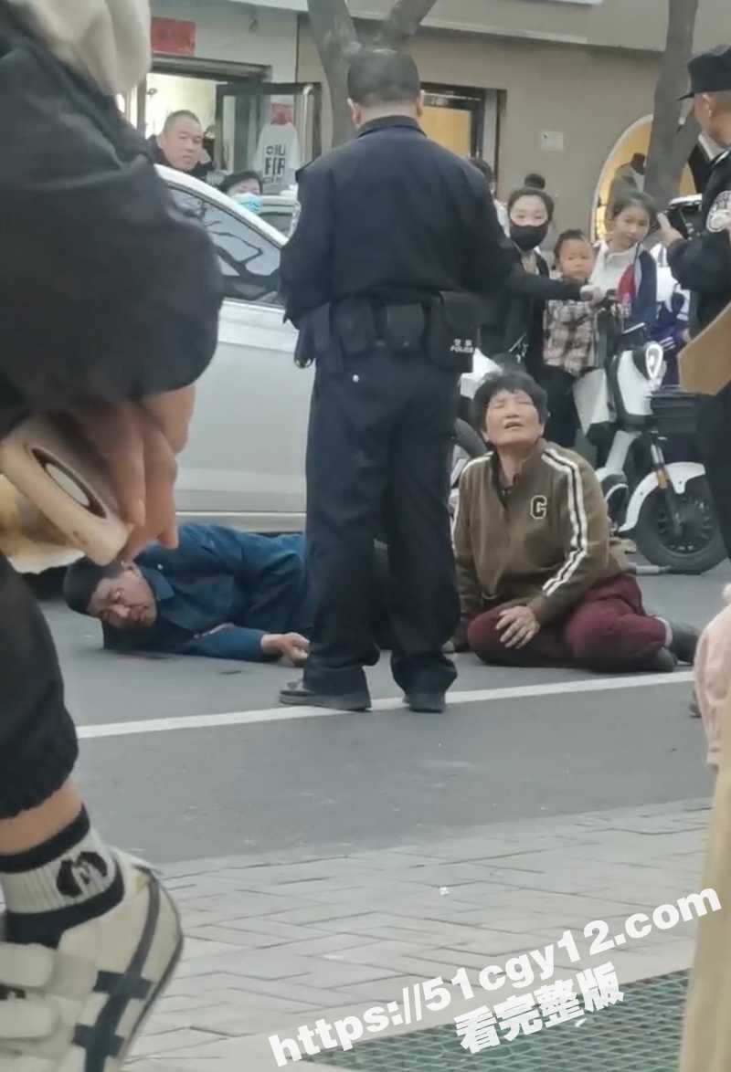 为小三殴打父母 (3)