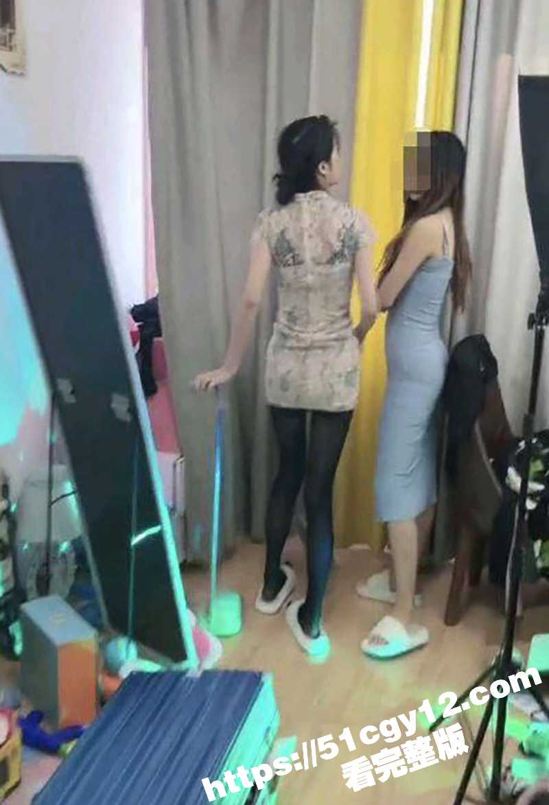 母子乱伦视频 (4)