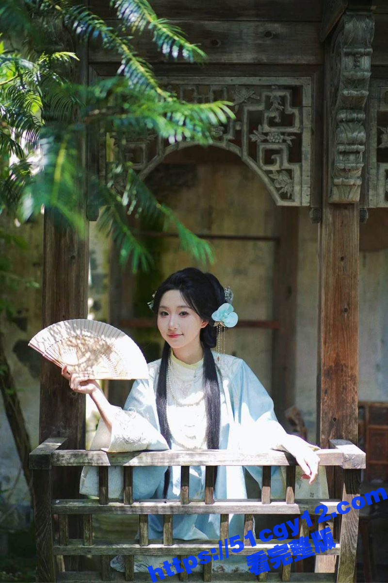极品反差嫩妹性爱私拍泄密 近距离抽插特写 展示自己粉嫩淫穴 激情肉搏燃爆眼球！