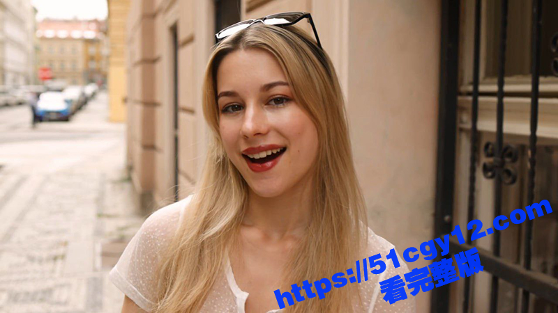 欧美性感女神 卡桑德拉 户外大胆暴露酥胸游街 粉嫩美乳震惊路人 这要在印度街道不得被操的满逼精液走不动路？