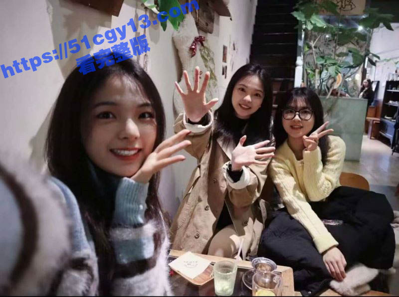 重庆财经学院 李佳怡 性爱视频曝光 绝美颜值清纯学生妹 粉嫩淫穴被大屌无情摧残无套爆操！
