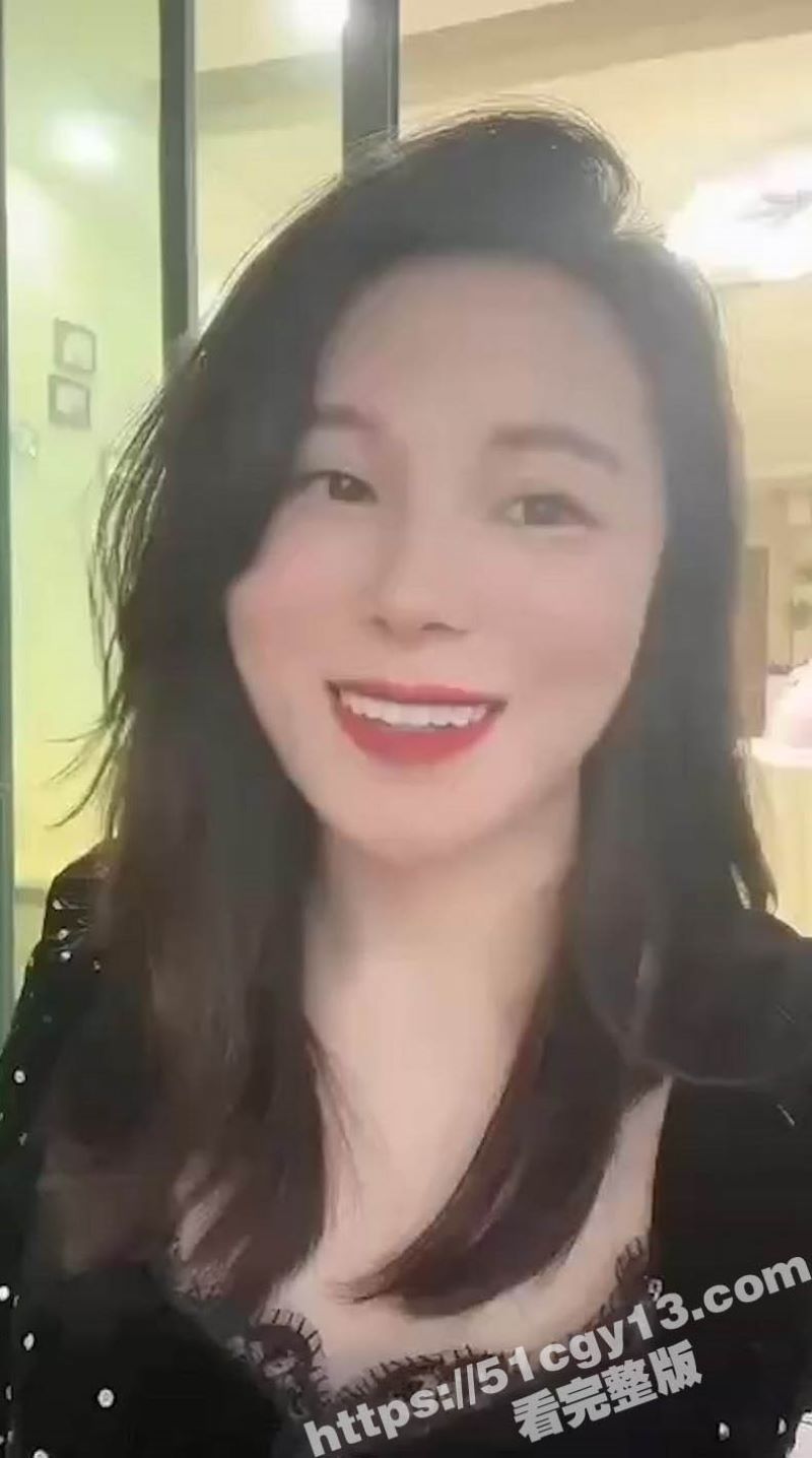 奔驰群友会停车场捉奸瓜！绿帽老公曝光骚妻偷情记录 气质少妇酒店出轨当场被抓 情人年年不断年年换！