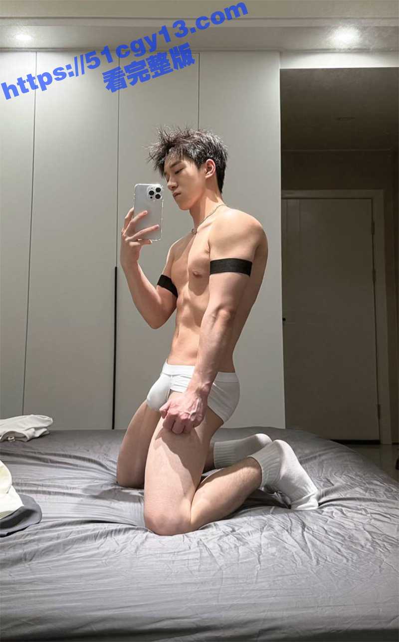 肌肉猛男体育生打桩合集 18CM巨根无情暴虐大奶美女骚穴 操的妹子全程抽搐哭着求饶 骚逼都被操穿啦！