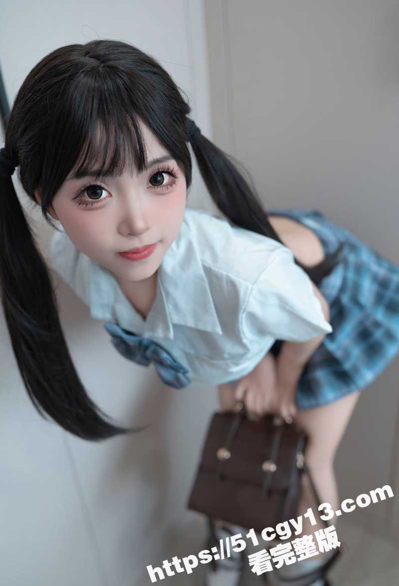 少女coser 邦尼 大胆挑战自我 化身双马尾情欲学生妹 露出展示超性感的梨型肉体！