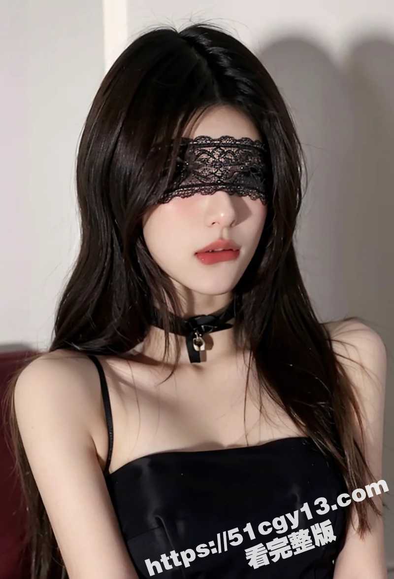 极品绿帽夫妻约单男大玩3P 老公亲手把单男大鸡巴送入淫妻蜜穴 前后夹击双洞齐开各种爆操！