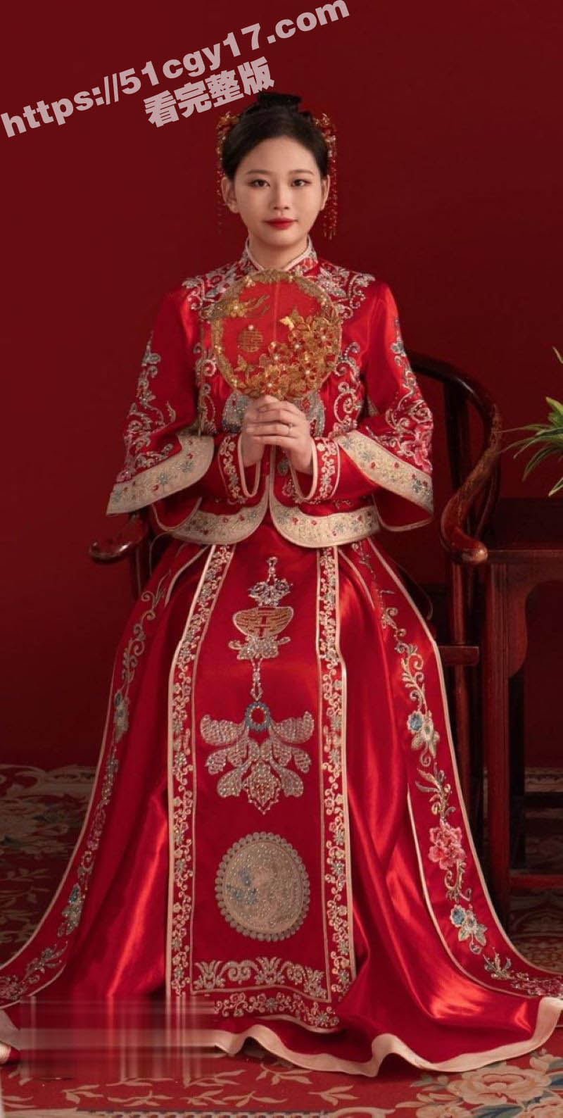 极品反差人妻 多人淫趴视频曝光 化身骚浪母狗穿着婚纱玩3P 双洞齐开呻吟不断！