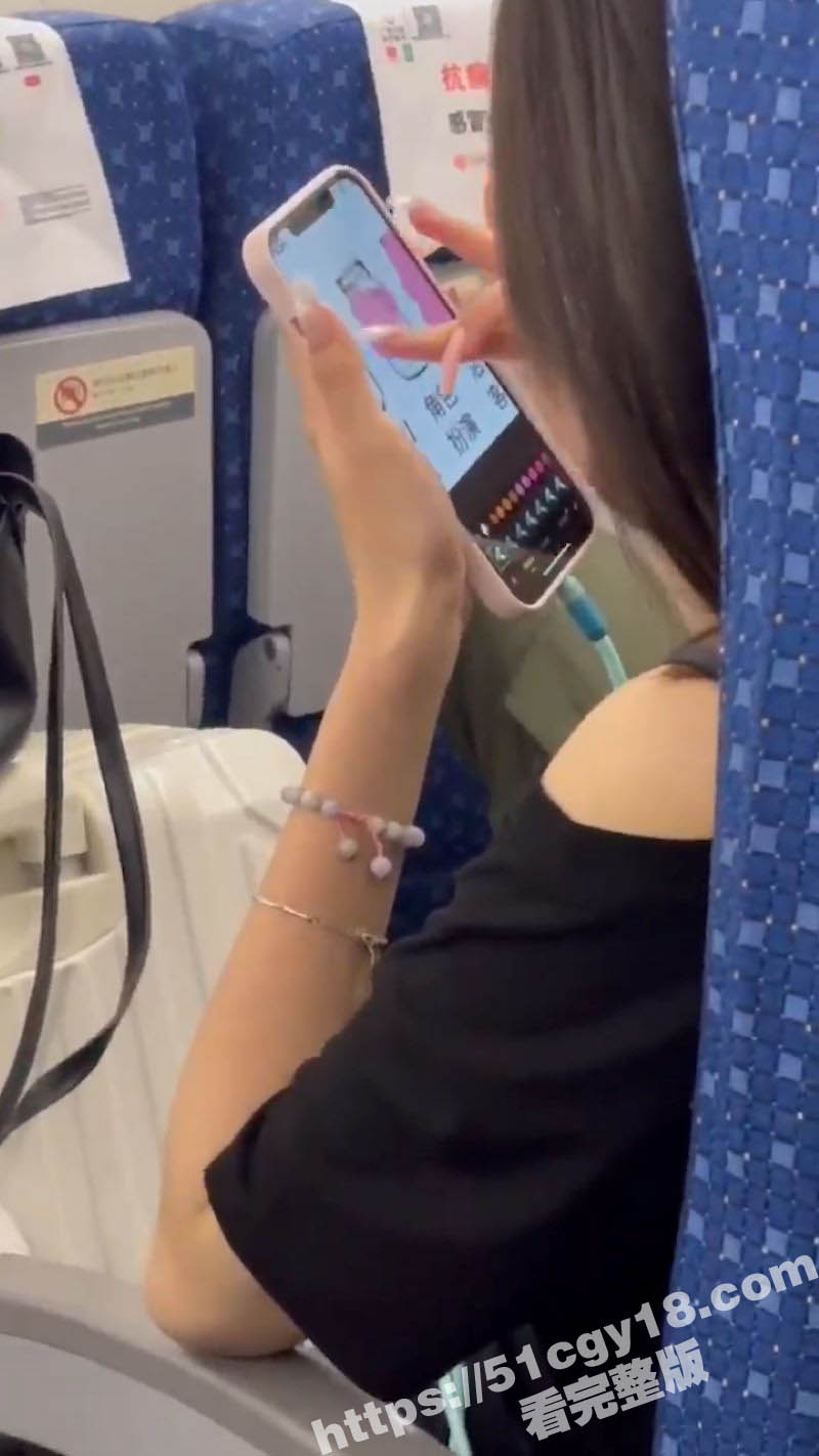小姐姐玩性爱之瓶 (3)