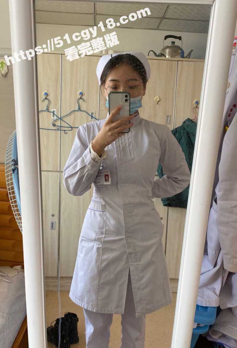 周丽琳调教露出视频 (3)
