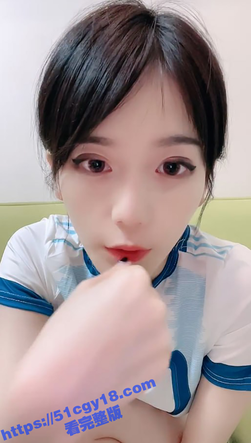 新巅峰女神 足球小宝贝 下海做黄播 身穿梅西10号球衣 展示完美巨乳和白虎嫩穴 超高颜值秒杀一众明星！