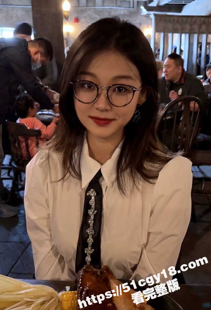 浙江00后大一新生 王羽佳 私生活曝光 爱玩群交SM调教 露脸约炮视频骚到爆炸！