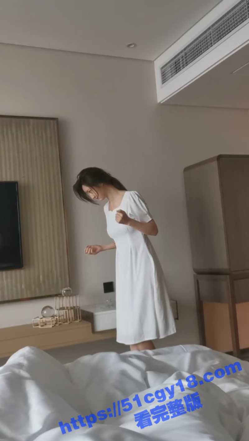 约炮大神 dulianmaomao 3万包养极品大二校花 抓着头发疯狂爆操 全程呻吟不断 都快喘不上气啦！