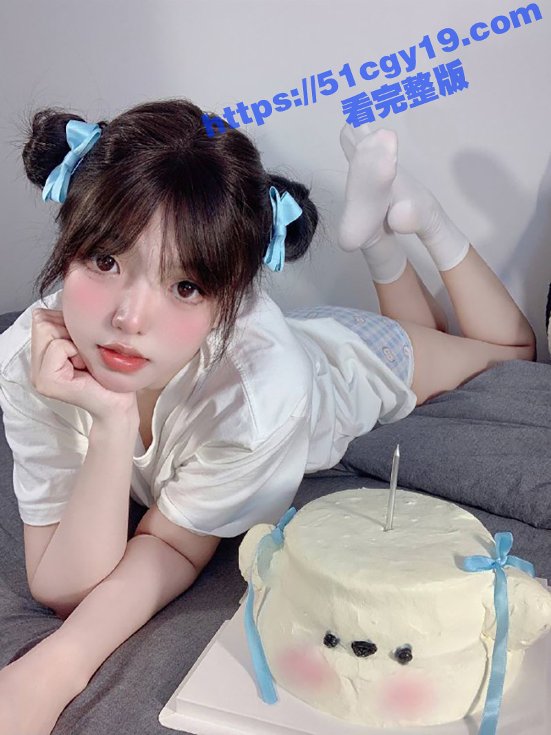 极品双马尾大学生骚浪私拍 化身欲女玩弄无毛嫩穴 骚叫着明天想让金主爸爸操 画面极具挑逗！