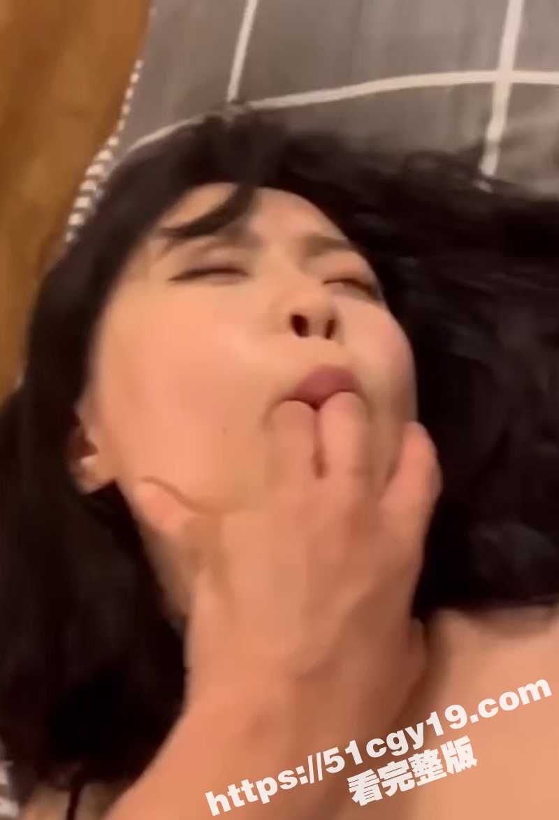 邹清雯做爱视频 (4)