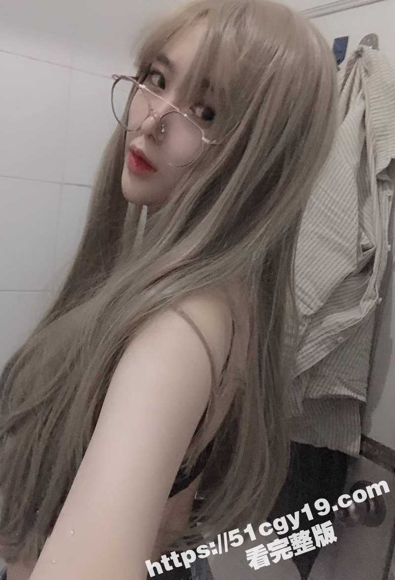 杭州美女 温思颖 不雅视频流出！和男友裸聊自慰 竟用两个跳蛋玩双洞齐开 这不得爽飞了！