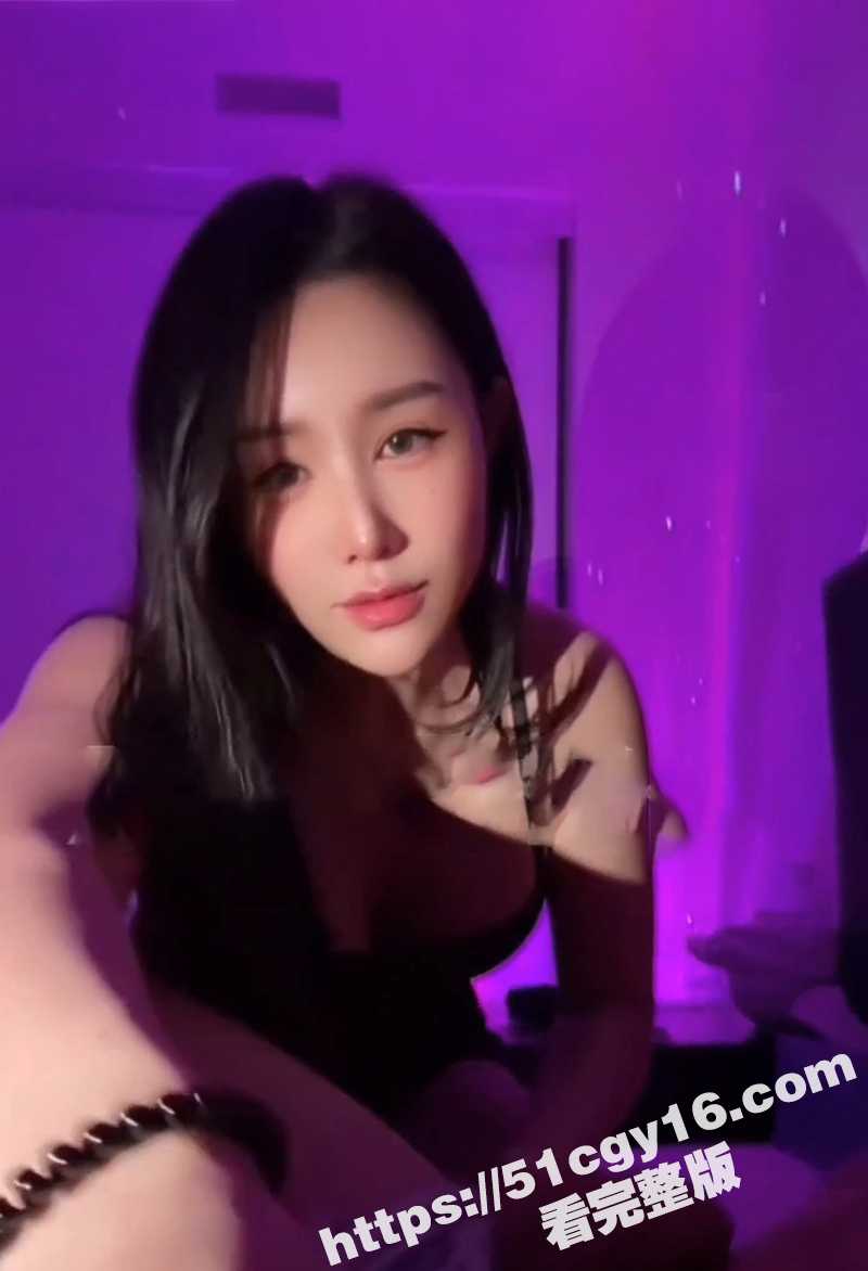 推特绿帽淫妻 汐梦瑶 三周年作品！出轨单男时与绿帽老公视频通话被内射! 对白超级淫荡！