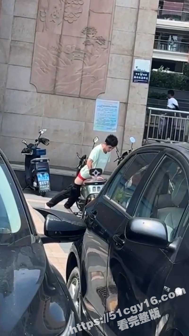 海丰变态男操电动车-3