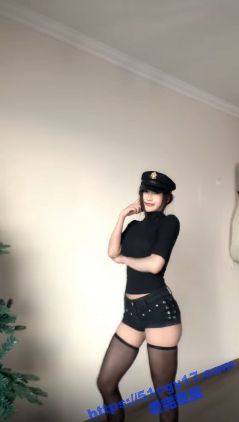 抖音10万粉网红 小张不在家 线下援交视频泄密 道具自慰无套内射 胸前纹身实锤无疑！
