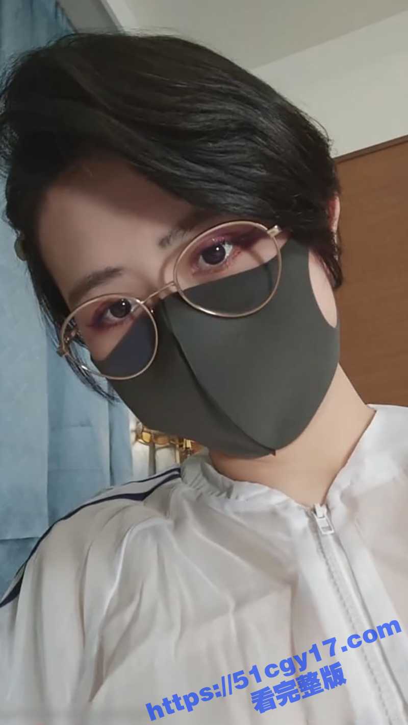 极品网红福利姬 奶咪Anaimiya 新作来袭 短发白丝死库水 展示粉嫩小穴 激情自慰爽翻天！