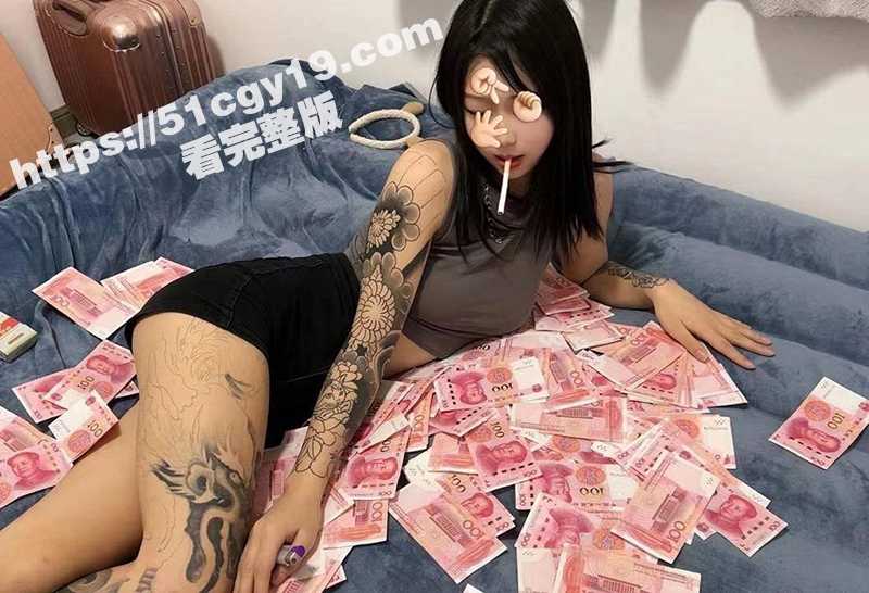 约炮大神 Dogking 新作流出 3P调教纹身嫩妹 肛交舔足后入狂操 凌虐抽臀爽翻天！