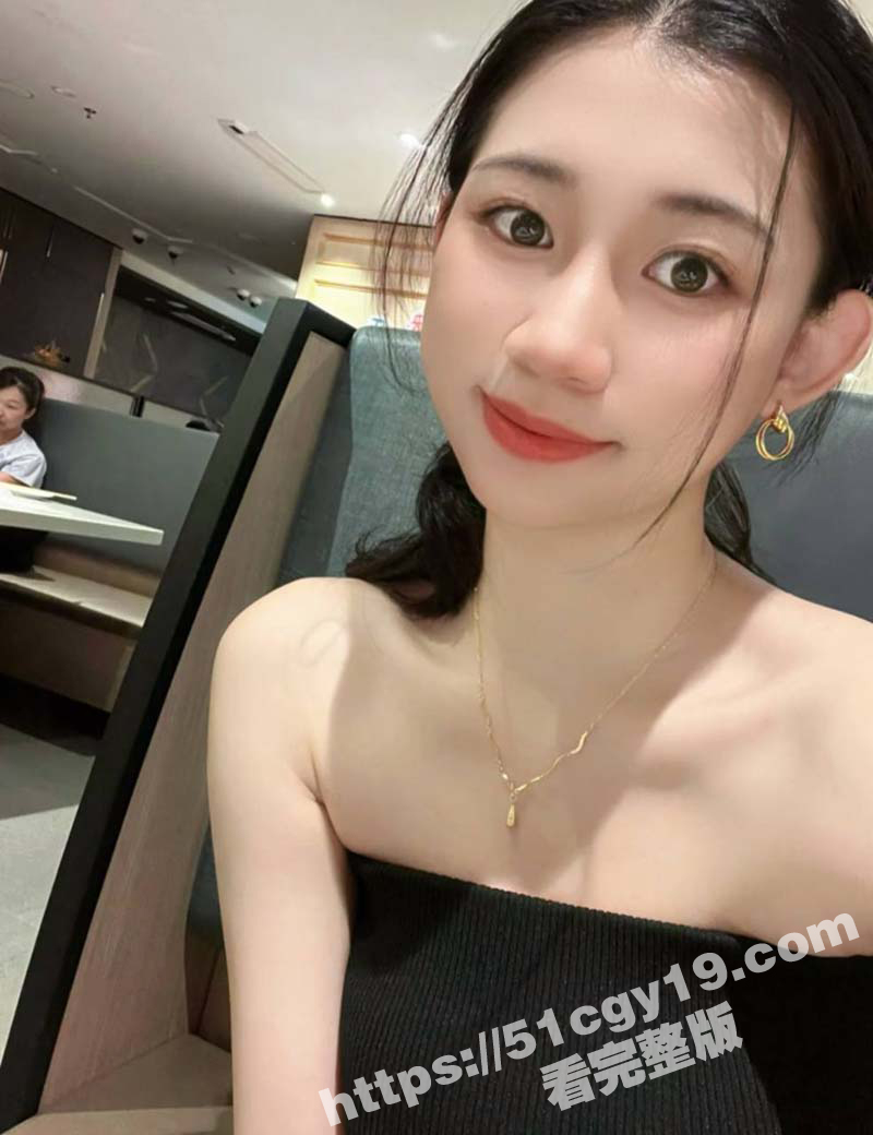 杭州33岁女健身教练 穆采然 黑丝制服兼职外围 3000一夜满足客人所有需求！