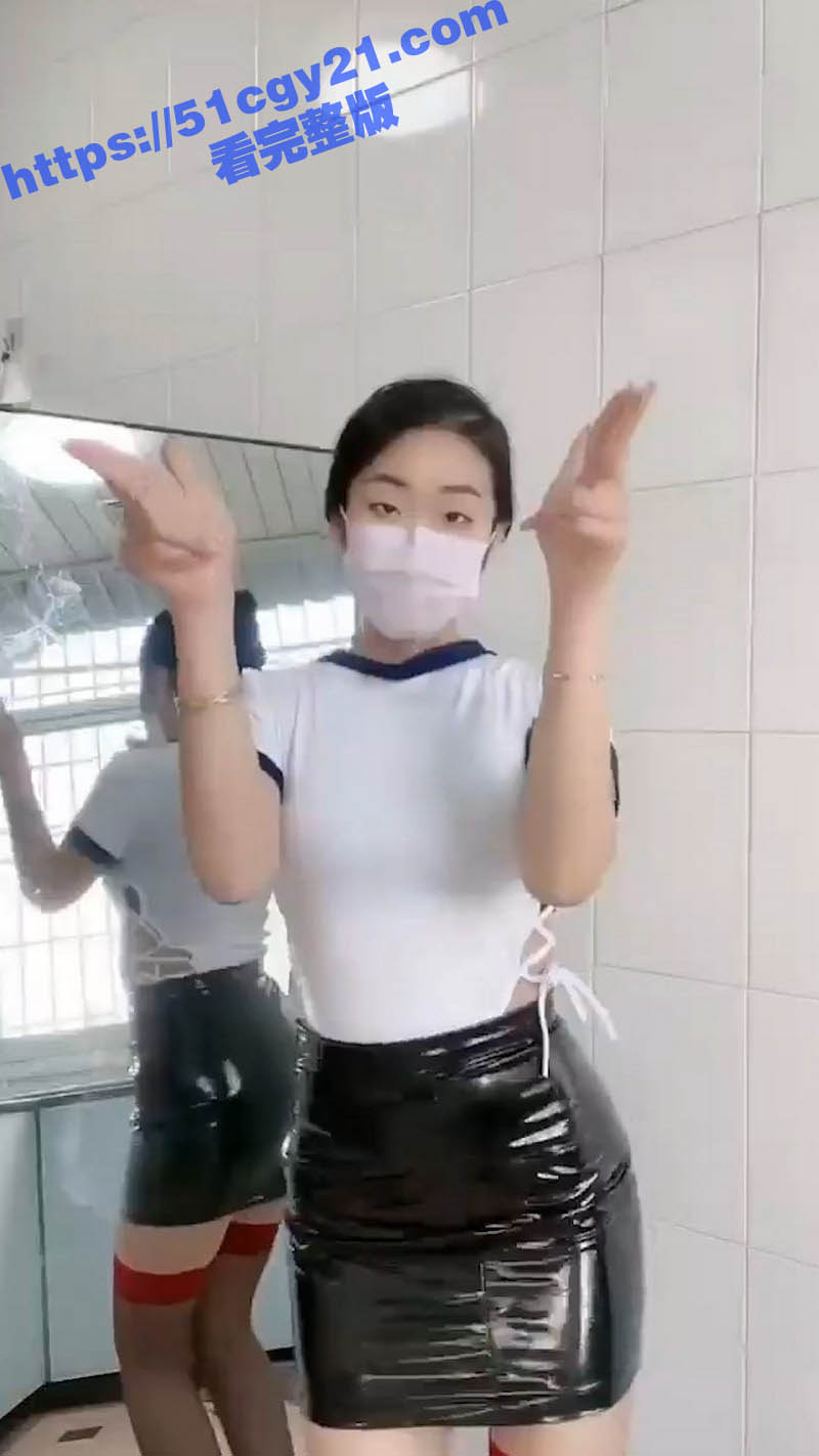 快手巨乳萝莉小惠子福利合集！圆润大奶在镜头前肆意晃动 肥美嫩逼各种自慰抽插 让人舍不得眨眼！