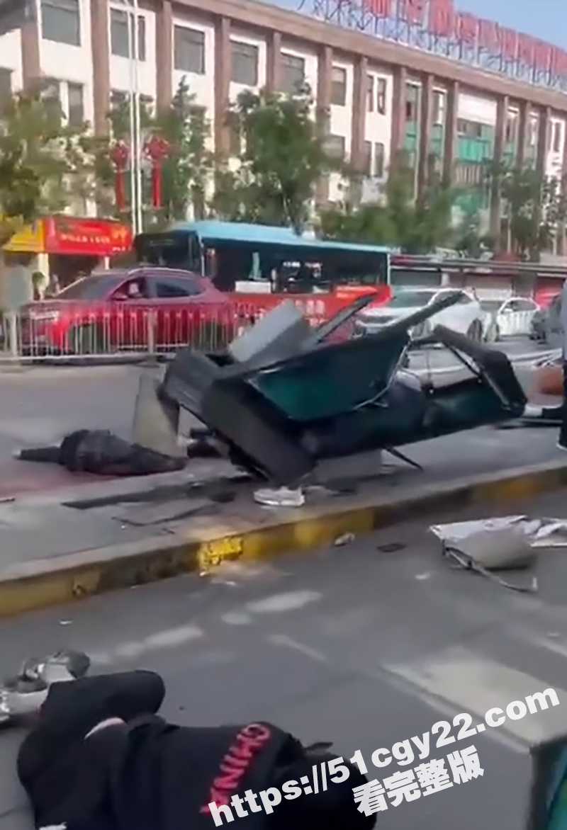 滕州特大交通事故 (2)