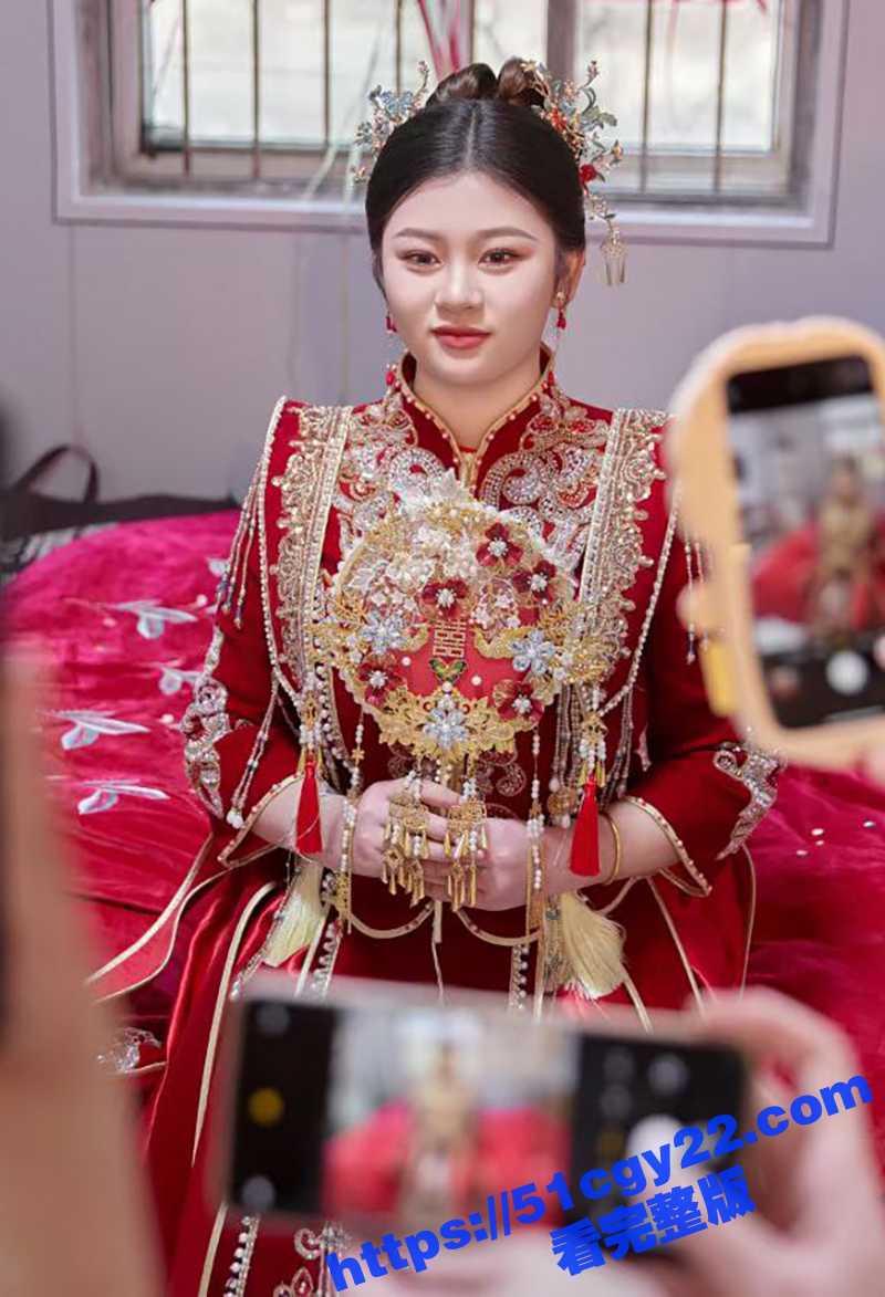 江苏新婚人妻 唐海微 与老公两地分居 勾引前男友约炮 被刮毛内射无套肛交 大量不雅视频流出！