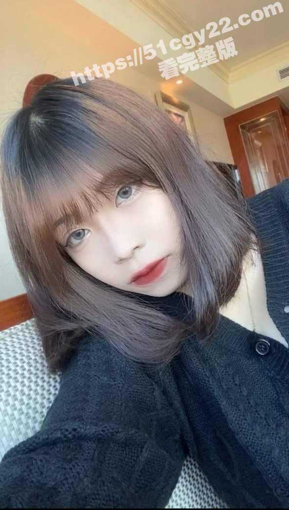 清纯女大学生被金主重金拿下 完美身材曲线火爆 上位骑乘主动榨精 金主抓乳狠操蜜穴 淫荡至极！