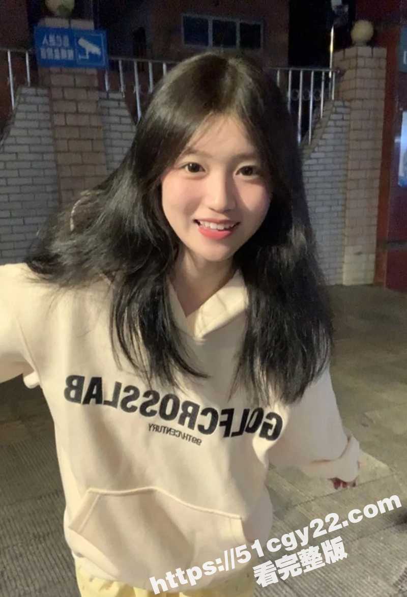 热恋期情侣出租房性爱视频流出 长腿少女露脸口交 被男友拽住双手 猛插多毛粉穴！