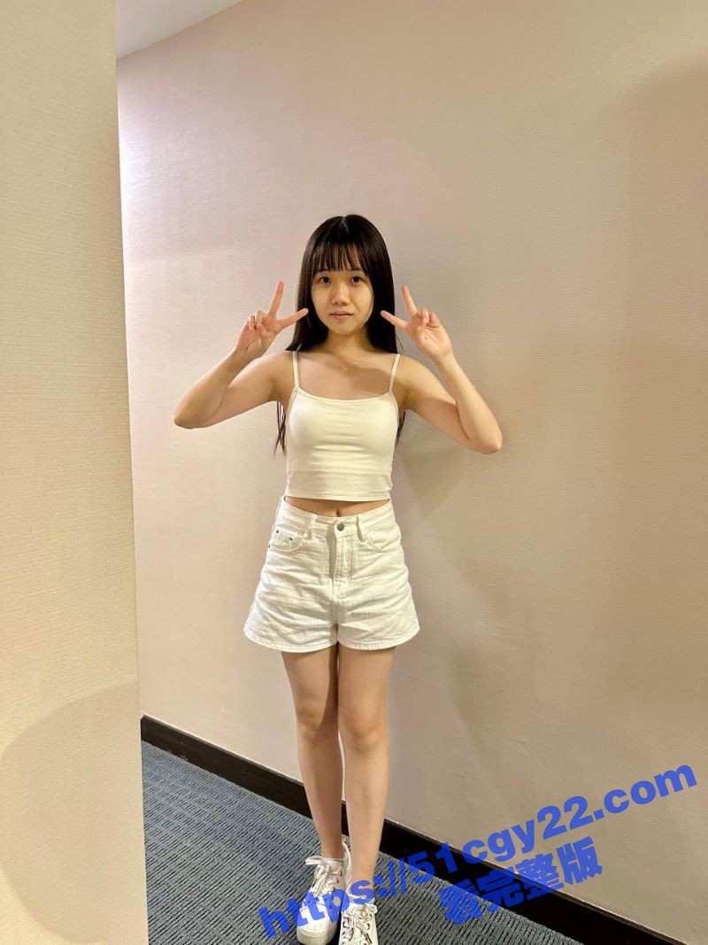 台南大学清纯学生妹 杨怡君 被男友各种调教摆弄 蒙着眼睛被大屌爆操粉穴 全程被男友录像曝光！