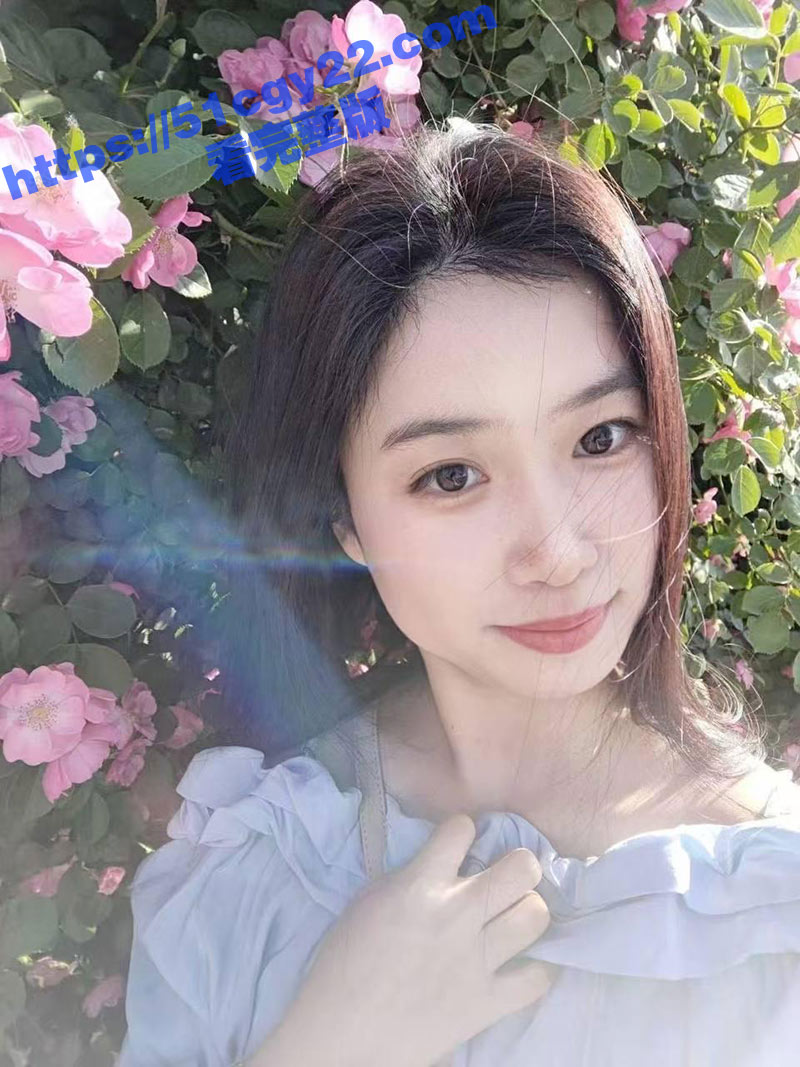 山东德州学院大三班花 祝晓艳 约炮视频曝光 清纯学妹被炮友抓脖后入 极品水波乳甩动起来十分带感！