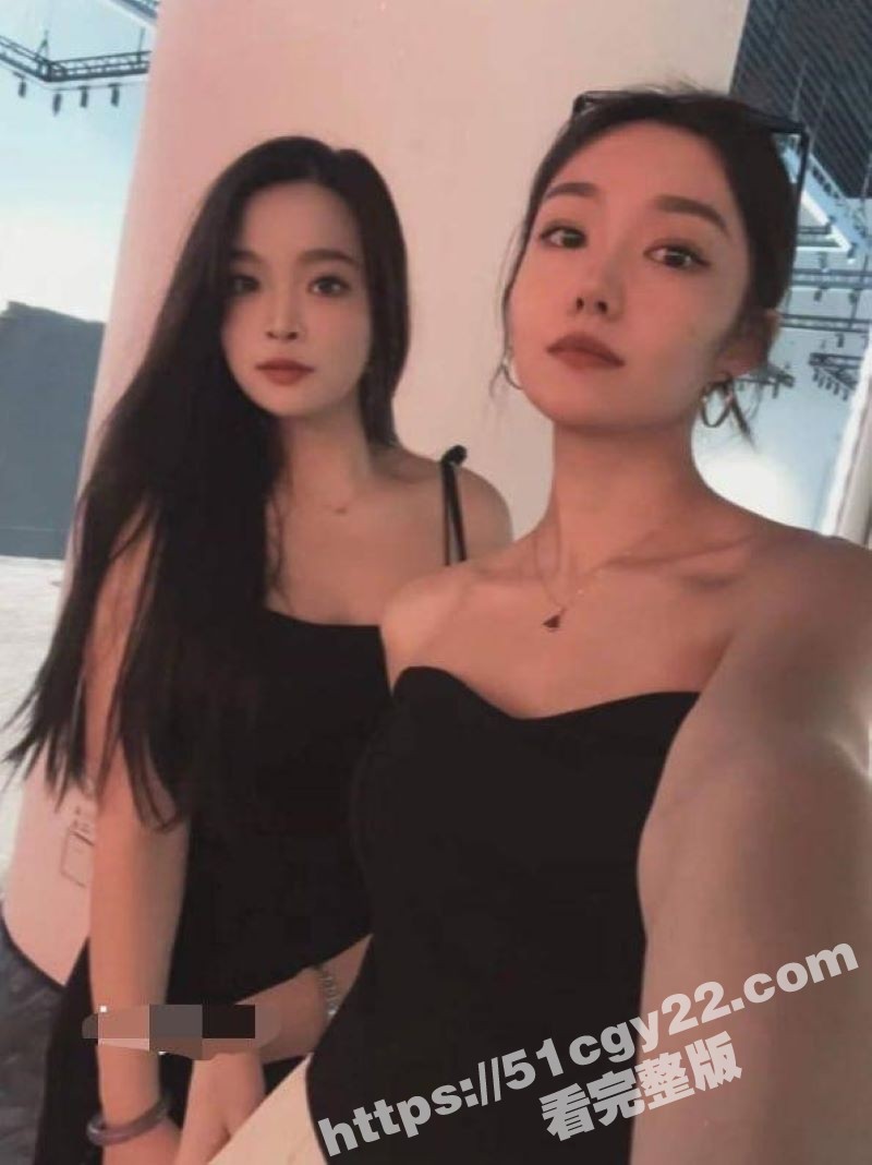 推特大神 季伯常 完整版约炮合集重磅来袭 海量美女惨遭毒手 各种调教尽显骚姿 被挑逗到汁水四溅！