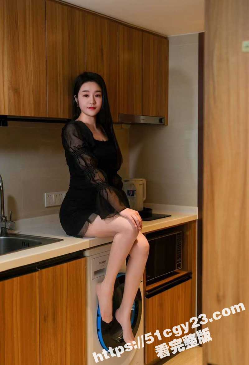 大神约炮小区性感人妻 露脸舔屌骚话不断 无套爆操骚穴 高潮时狂叫爸爸 谁家老婆这么浪啊？