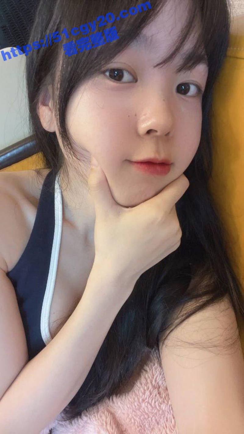 新东方初中数学老师 何晓茜 不雅视频被前男友曝光 喜欢被意淫羞辱的母狗老师 经常穿着暴露诱惑学生！